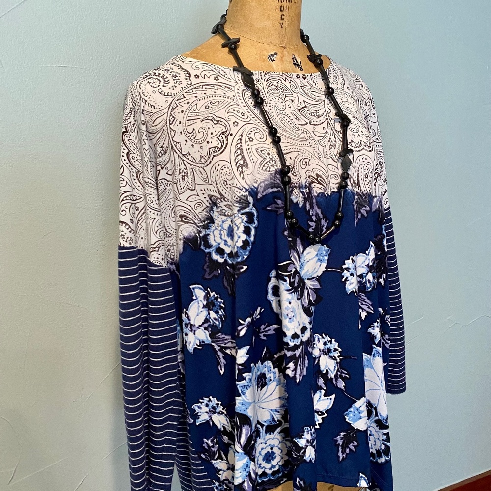 MIXED PRINT TOP CHICO’S NAVY STRIP OVERSIZKNIT FLORAL BORDER PRINT SIZE 3 14/16